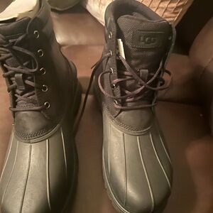UGG Men's Gray and Black Rain Boots